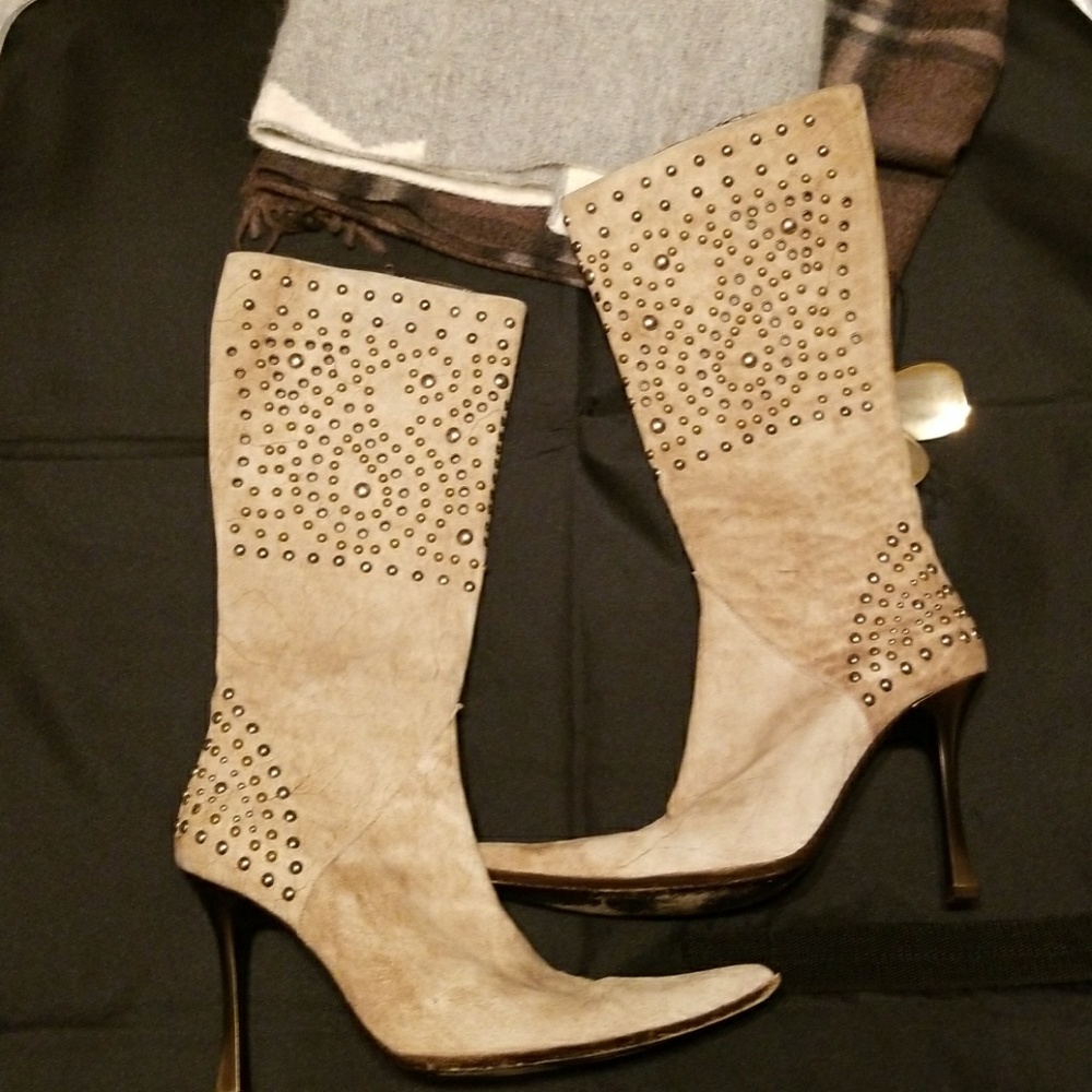 BCBG Boots 👢 need heel tips 👢